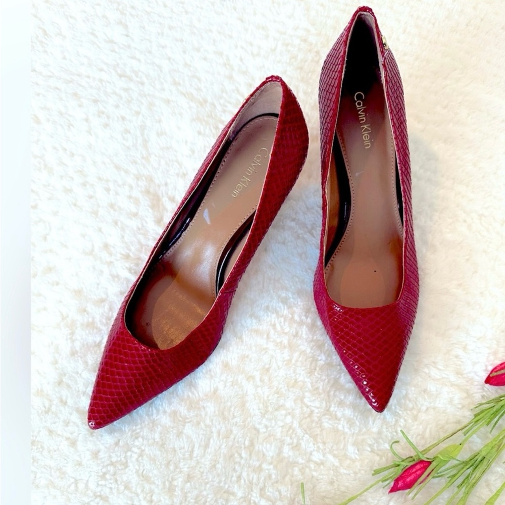 NWOT Calvin Klein Red Textured Heels
